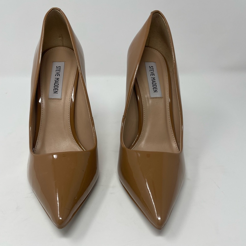 Nude Steve Madden pumps